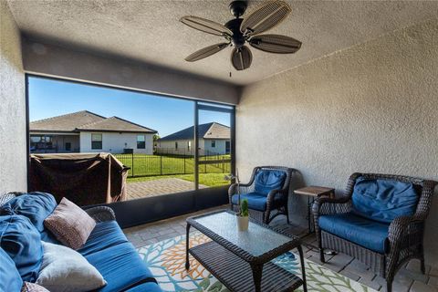 A home in AUBURNDALE