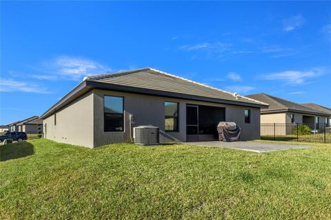 A home in AUBURNDALE