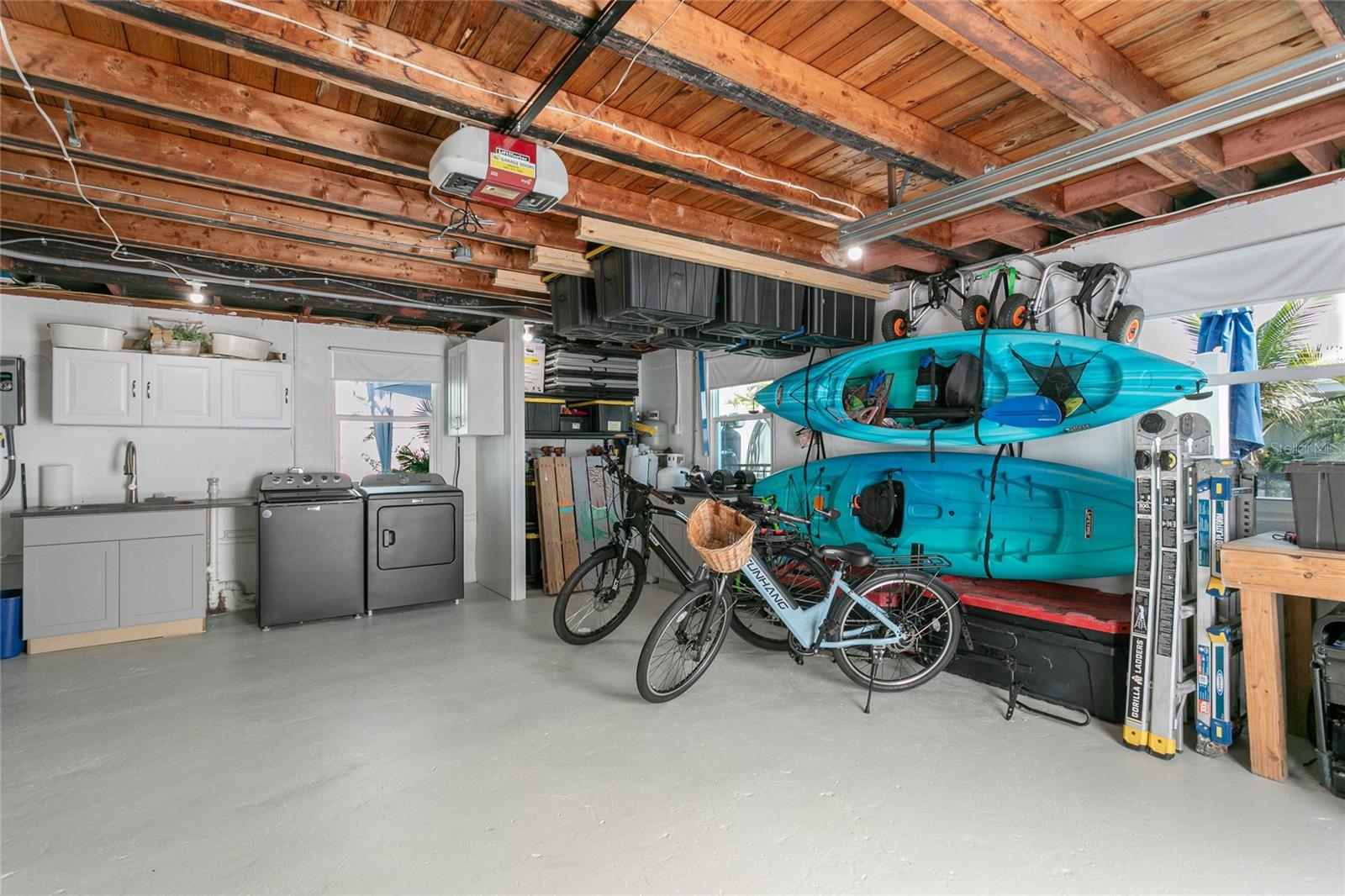 SOUTH VENICE - Residential