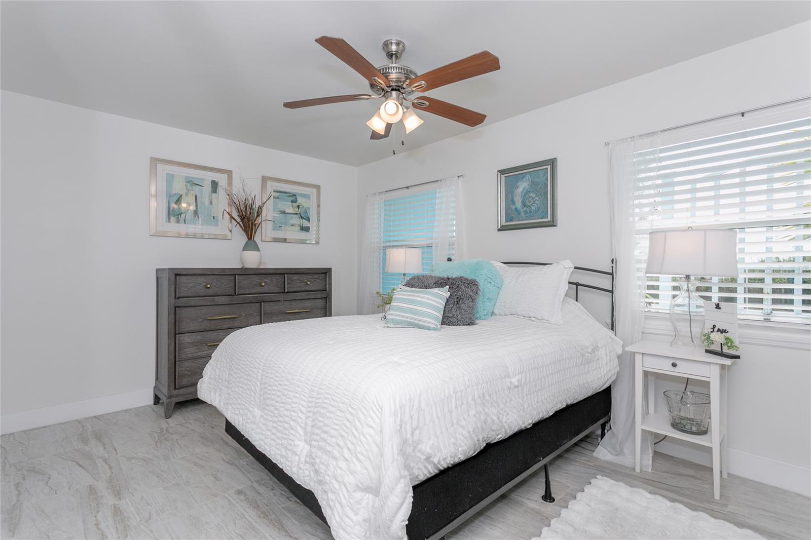 SOUTH VENICE - Residential