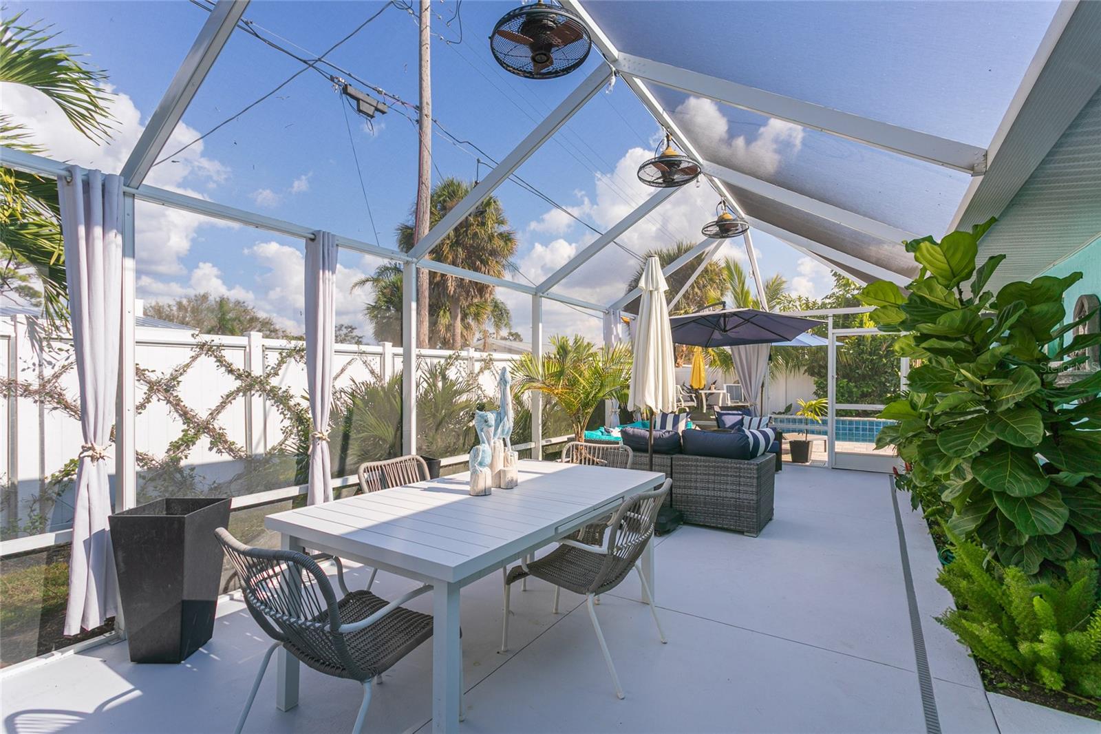 SOUTH VENICE - Residential