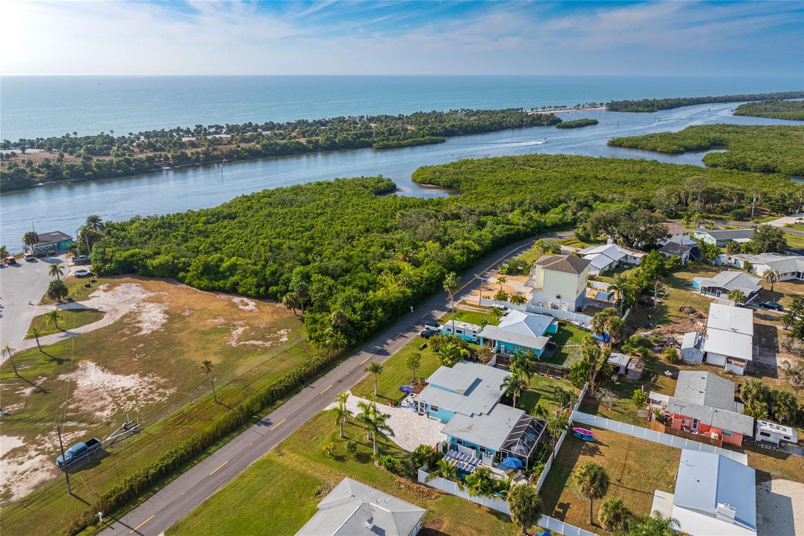 SOUTH VENICE - Residential
