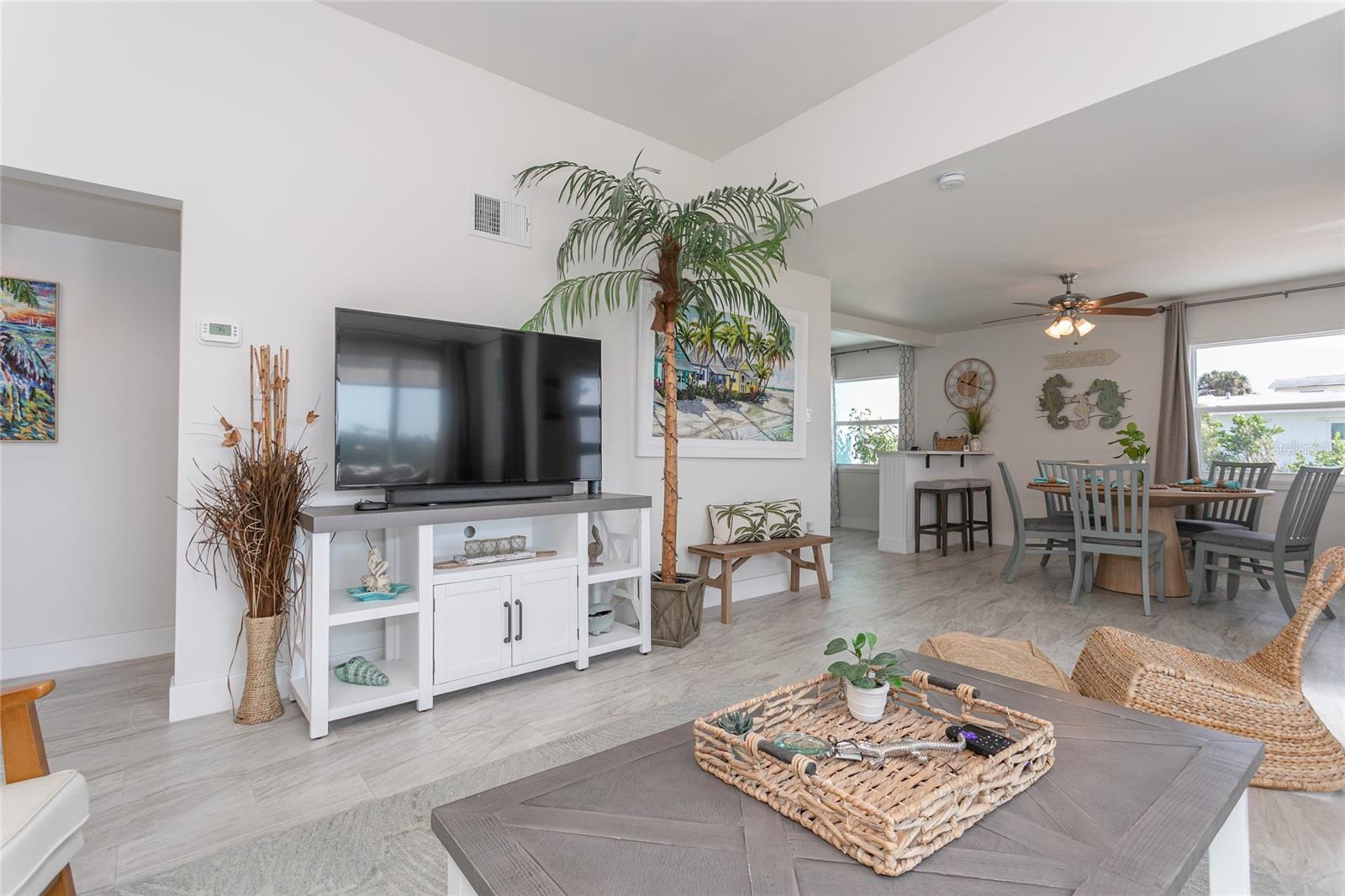 SOUTH VENICE - Residential