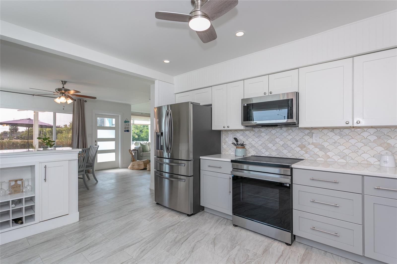 SOUTH VENICE - Residential