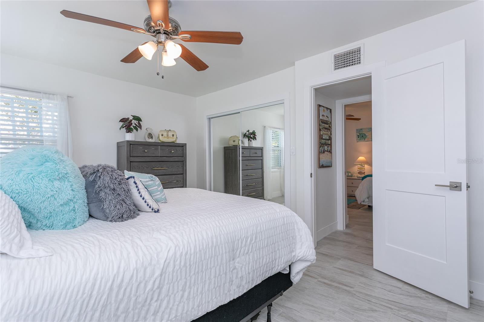 SOUTH VENICE - Residential