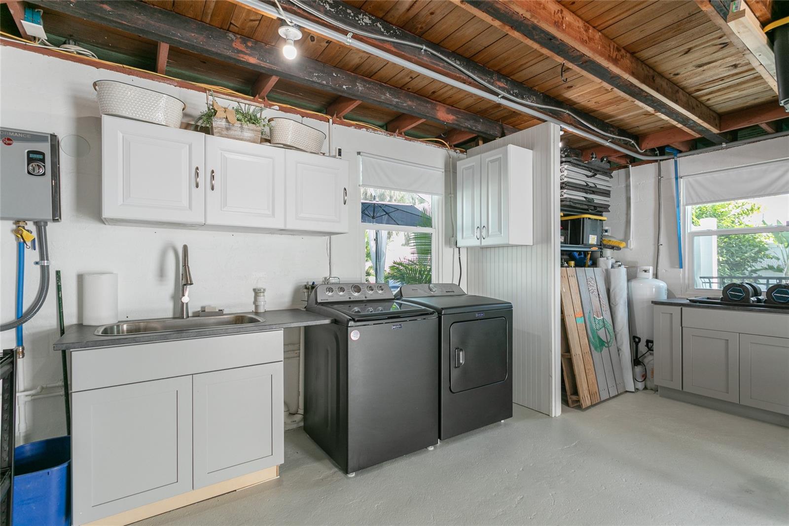 SOUTH VENICE - Residential