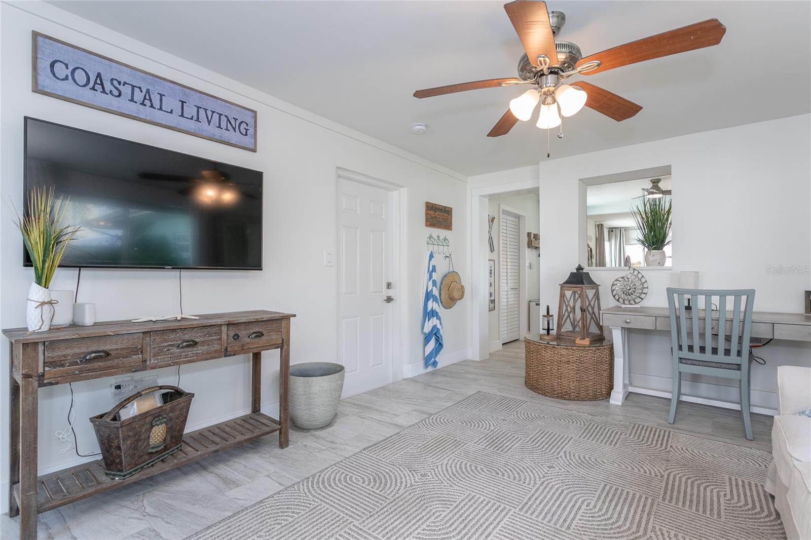 SOUTH VENICE - Residential