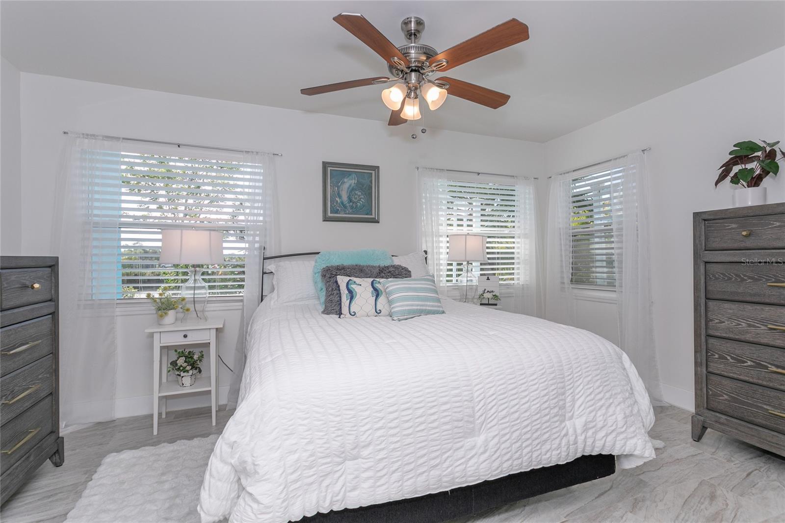 SOUTH VENICE - Residential