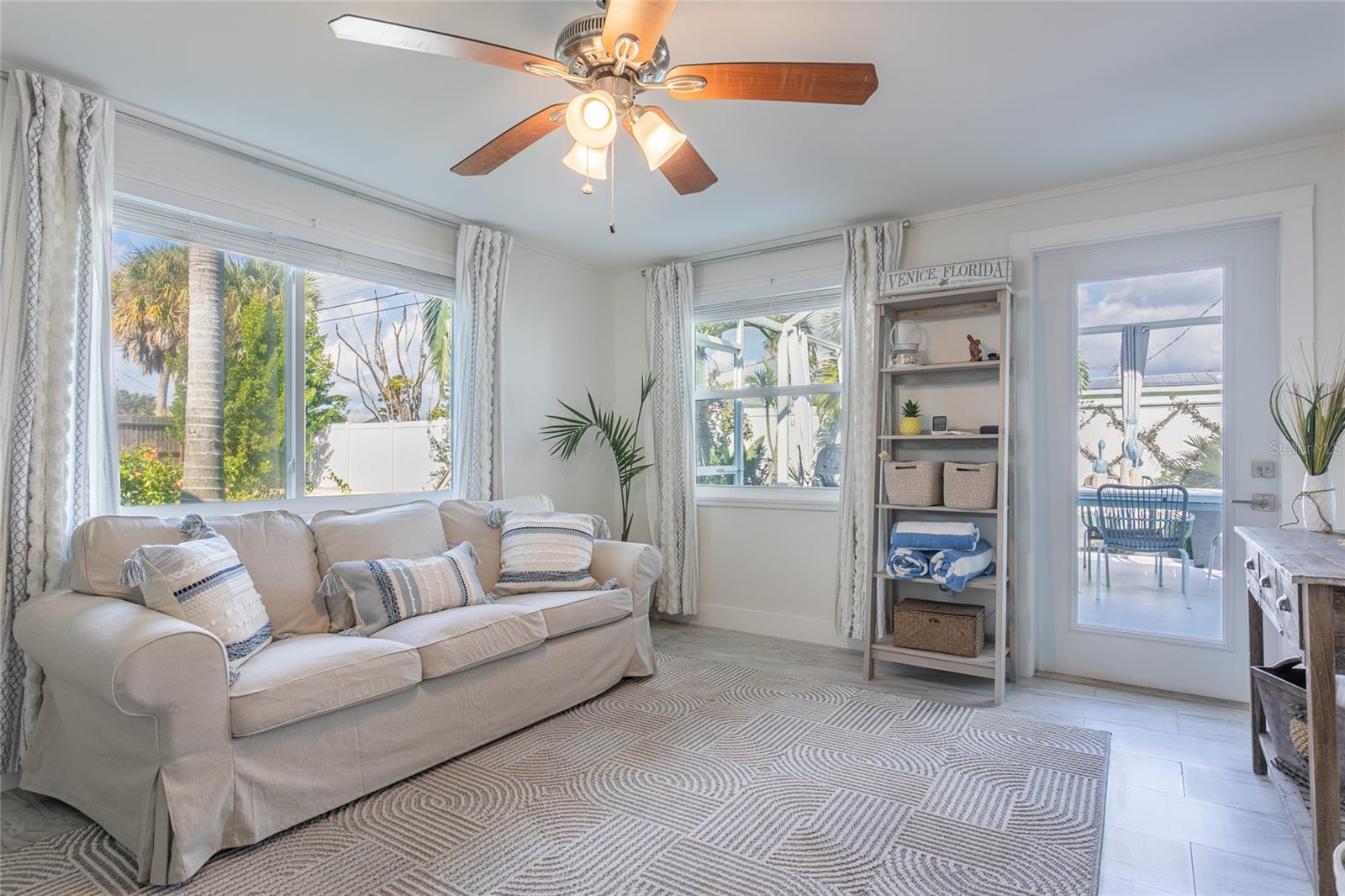 SOUTH VENICE - Residential