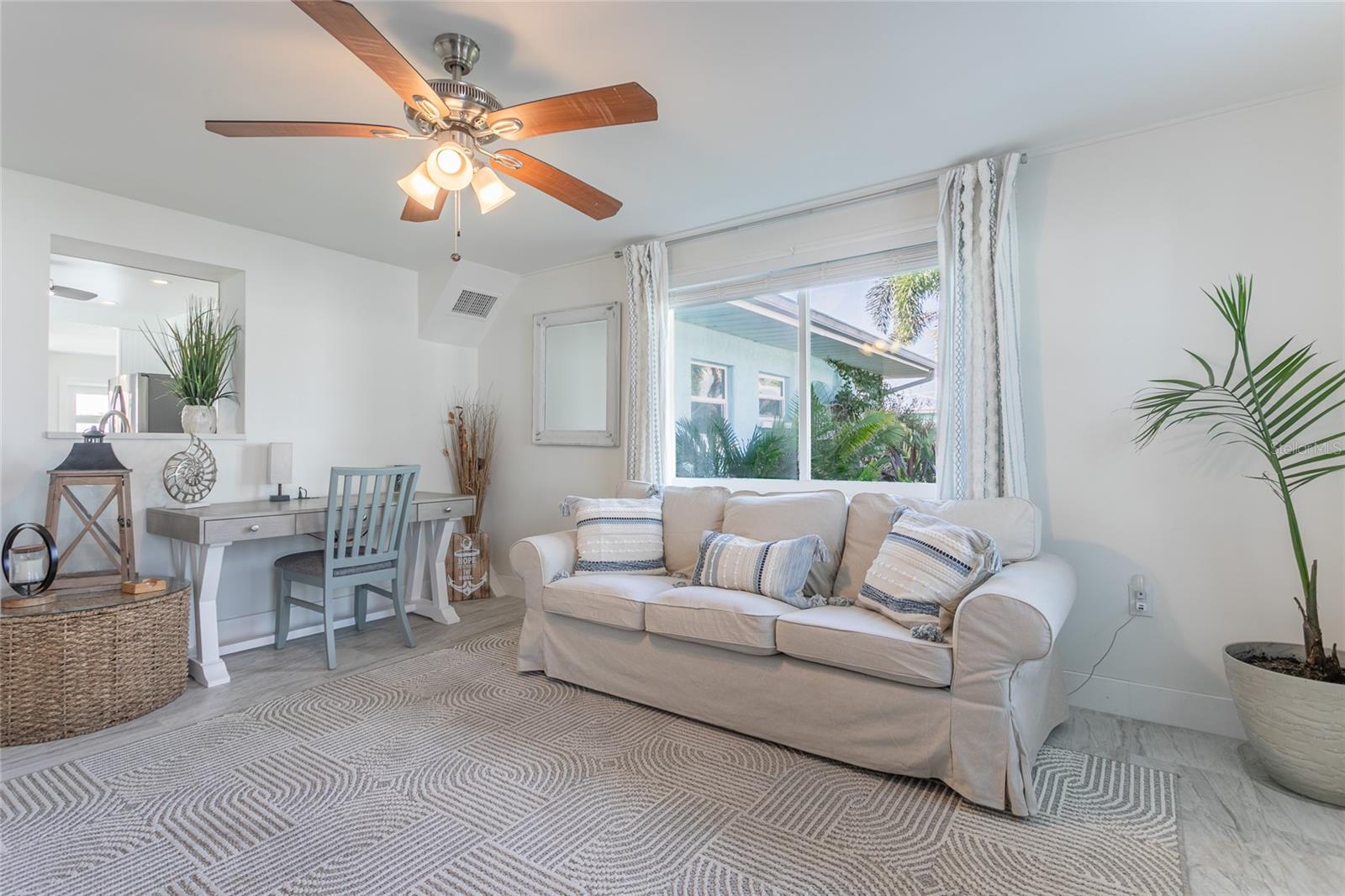 SOUTH VENICE - Residential