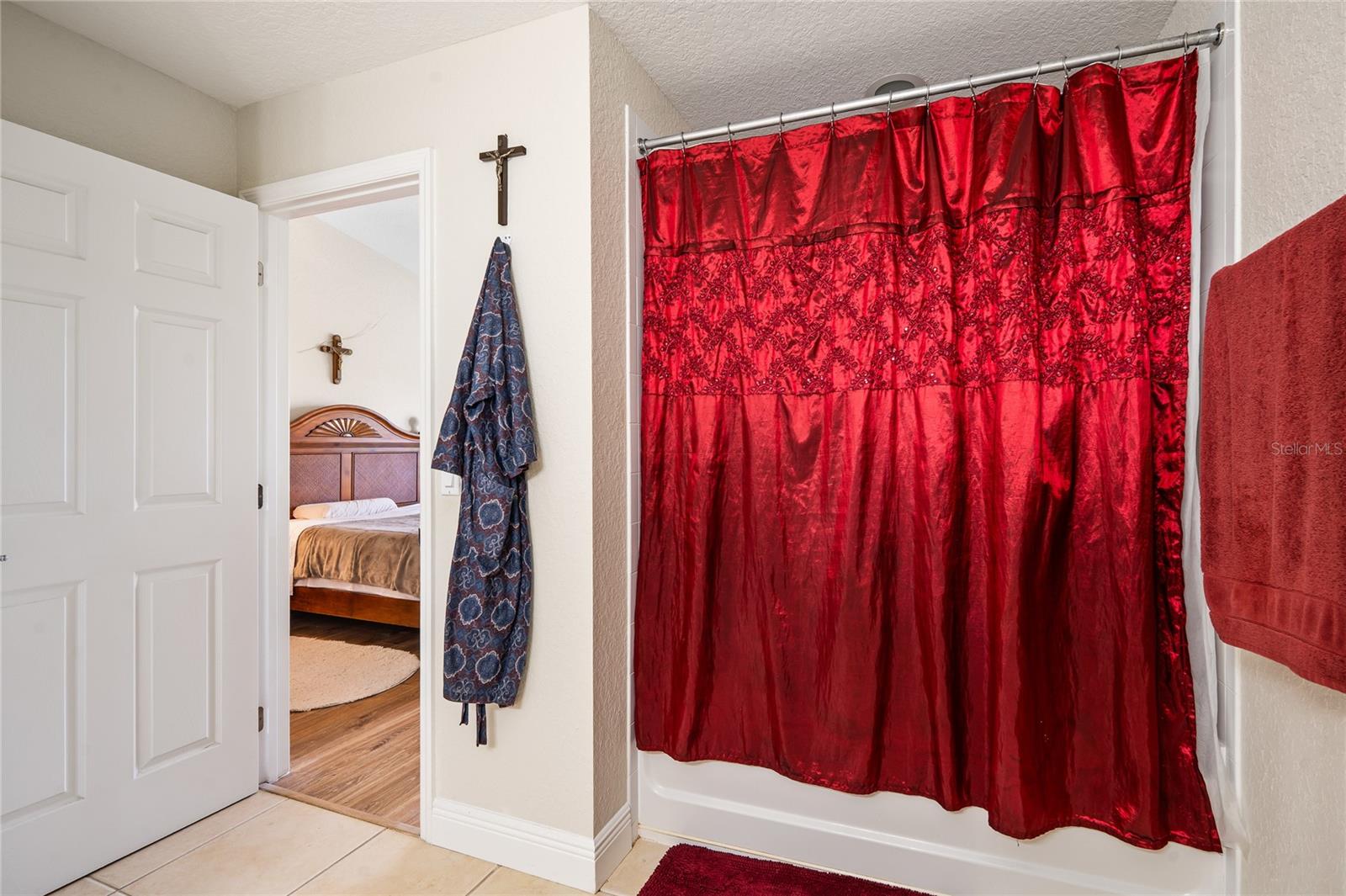 REGENCY OAKS UNIT THREE - Residential