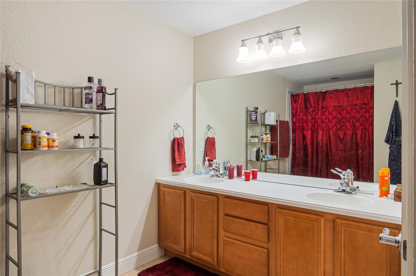 REGENCY OAKS UNIT THREE - Residential