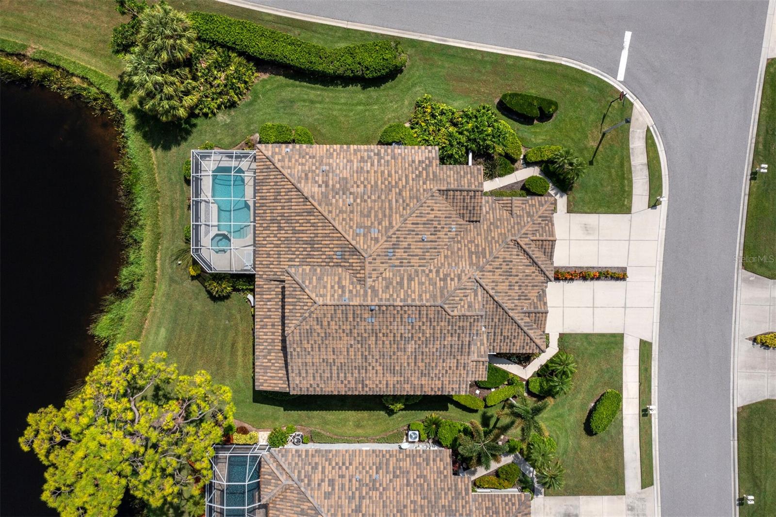 8737 PEBBLE CREEK LANE