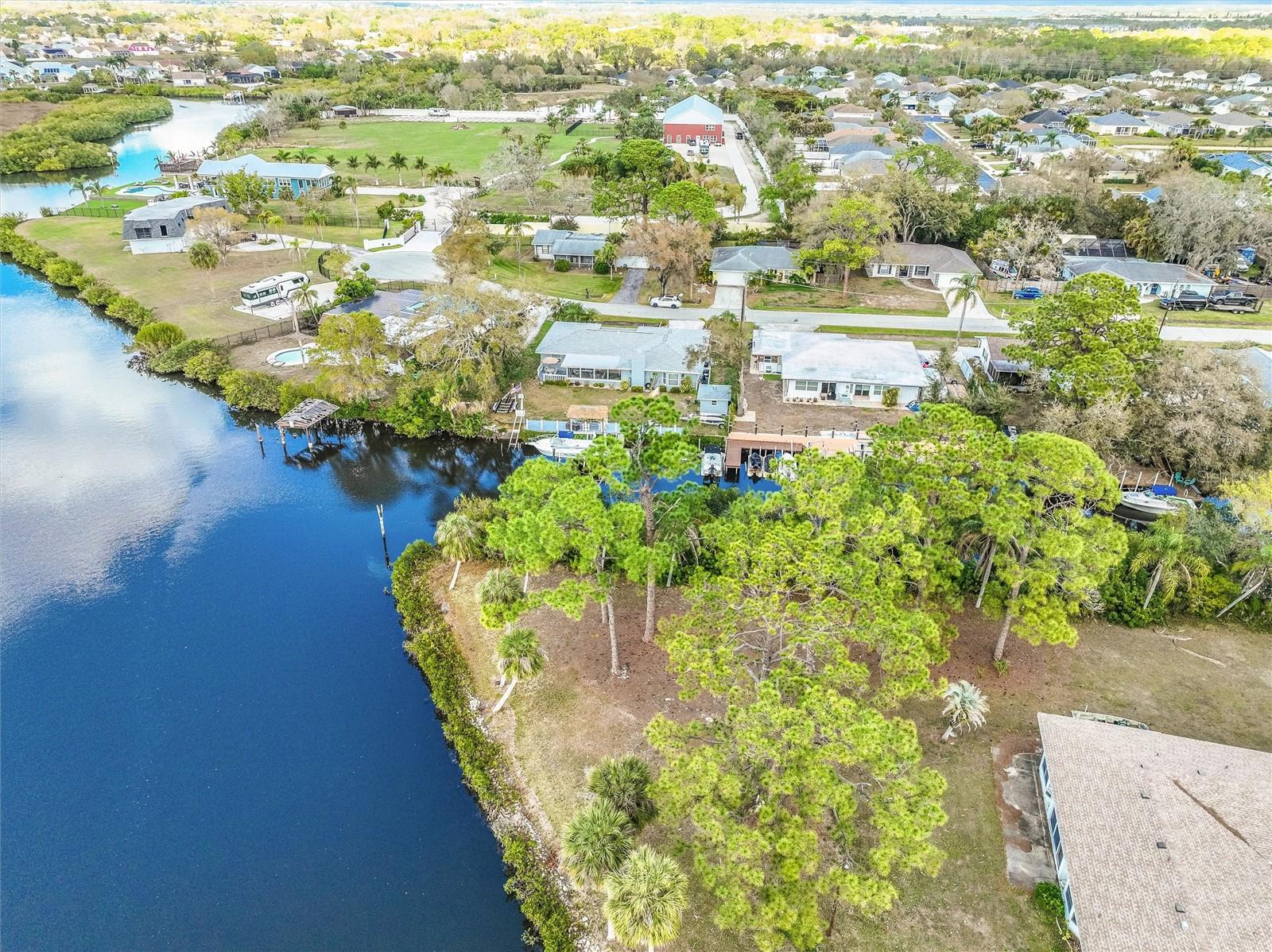 MAGNOLIA MANOR RIVER SEC - Residential