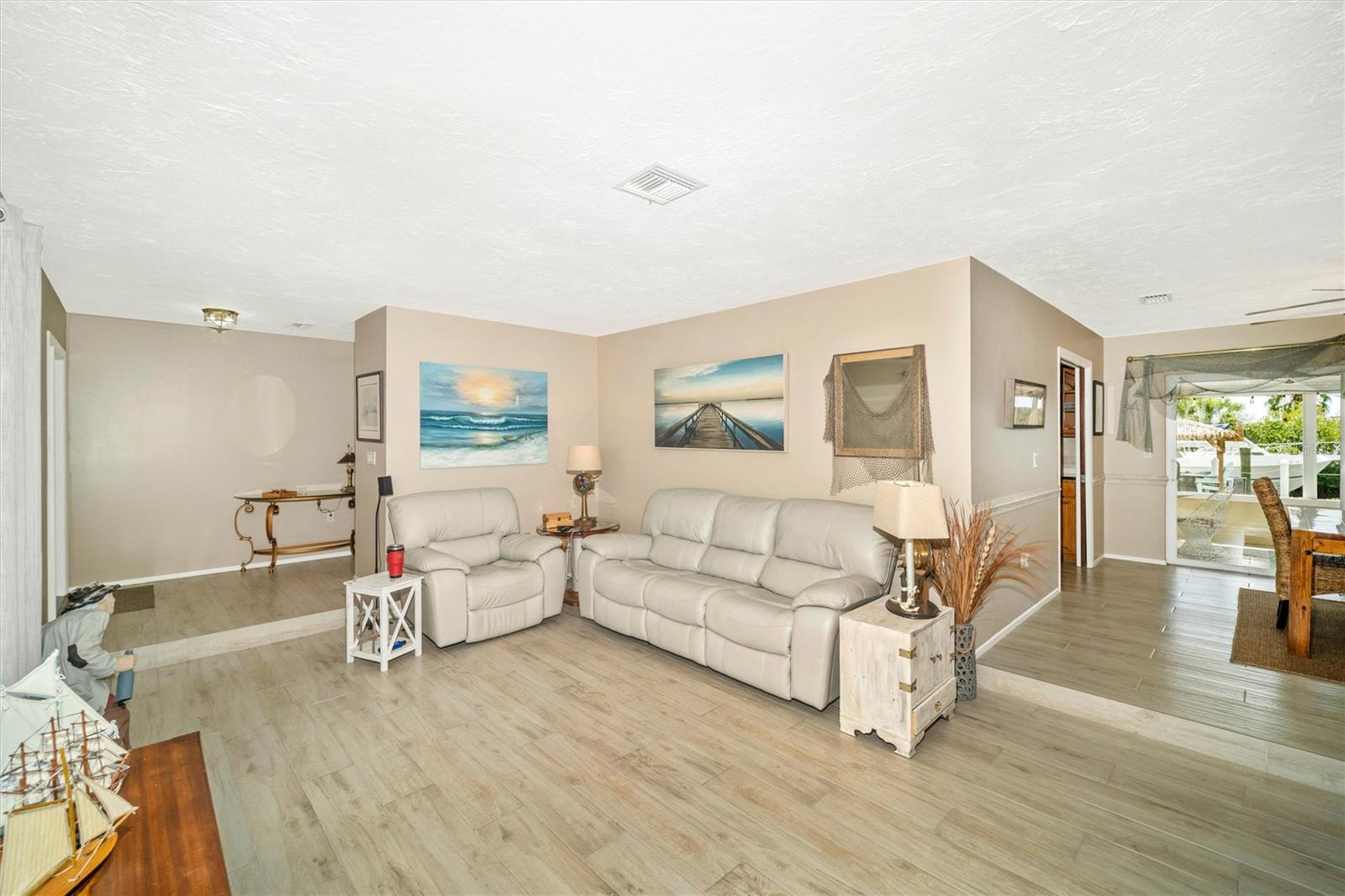 MAGNOLIA MANOR RIVER SEC - Residential