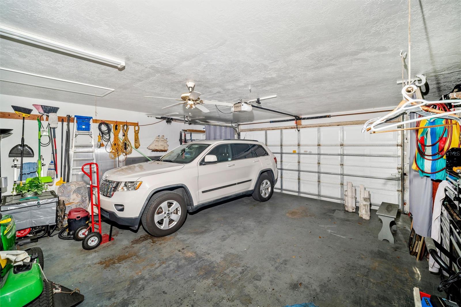 MAGNOLIA MANOR RIVER SEC - Residential