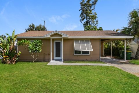 Photo of 2897 Oak Street, Sarasota, FL 34237 (MLS # A4670939)