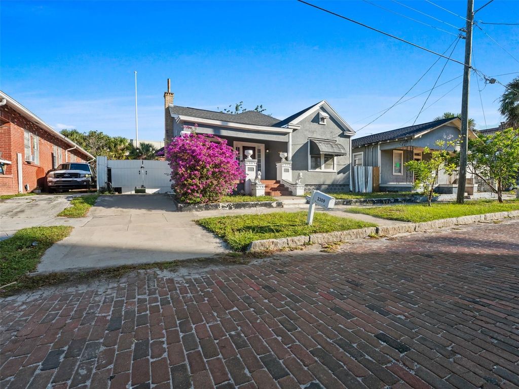 Photo of 2309 W La Salle Street, Tampa, FL 33607 (MLS # TB8440609)