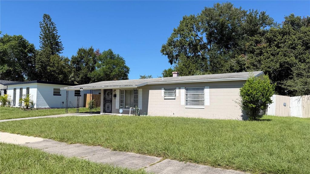 Photo of 3307 Mahalia Place, Orlando, FL 32805 (MLS # G5102329)