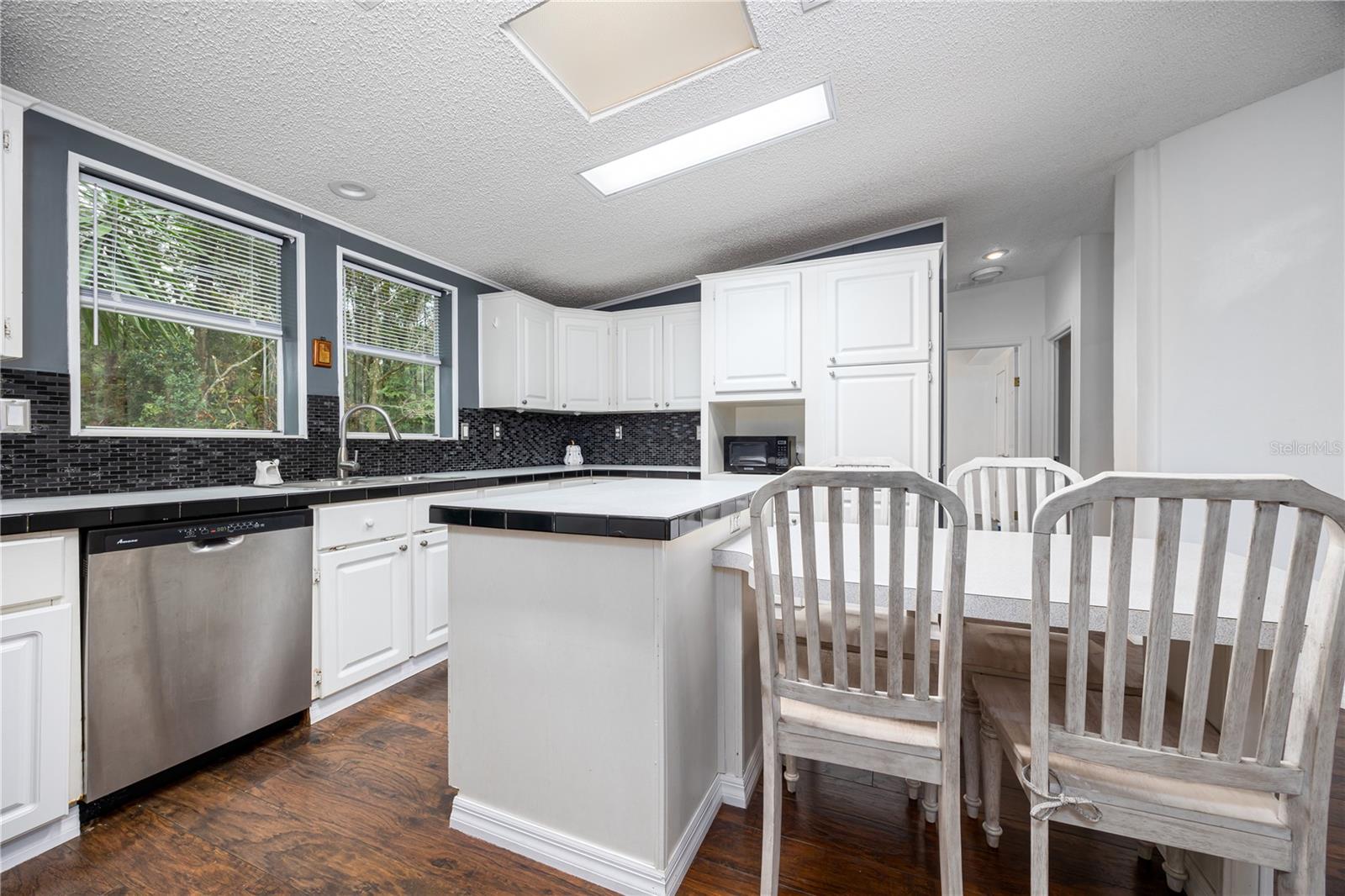 GRAVELY WOODS - Residential