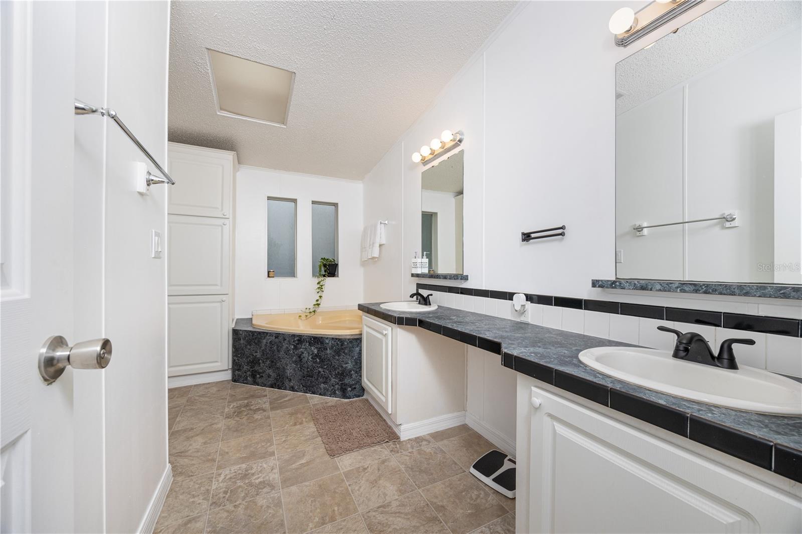 GRAVELY WOODS - Residential