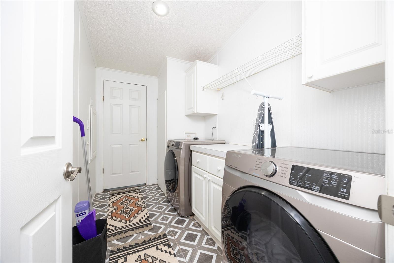 GRAVELY WOODS - Residential