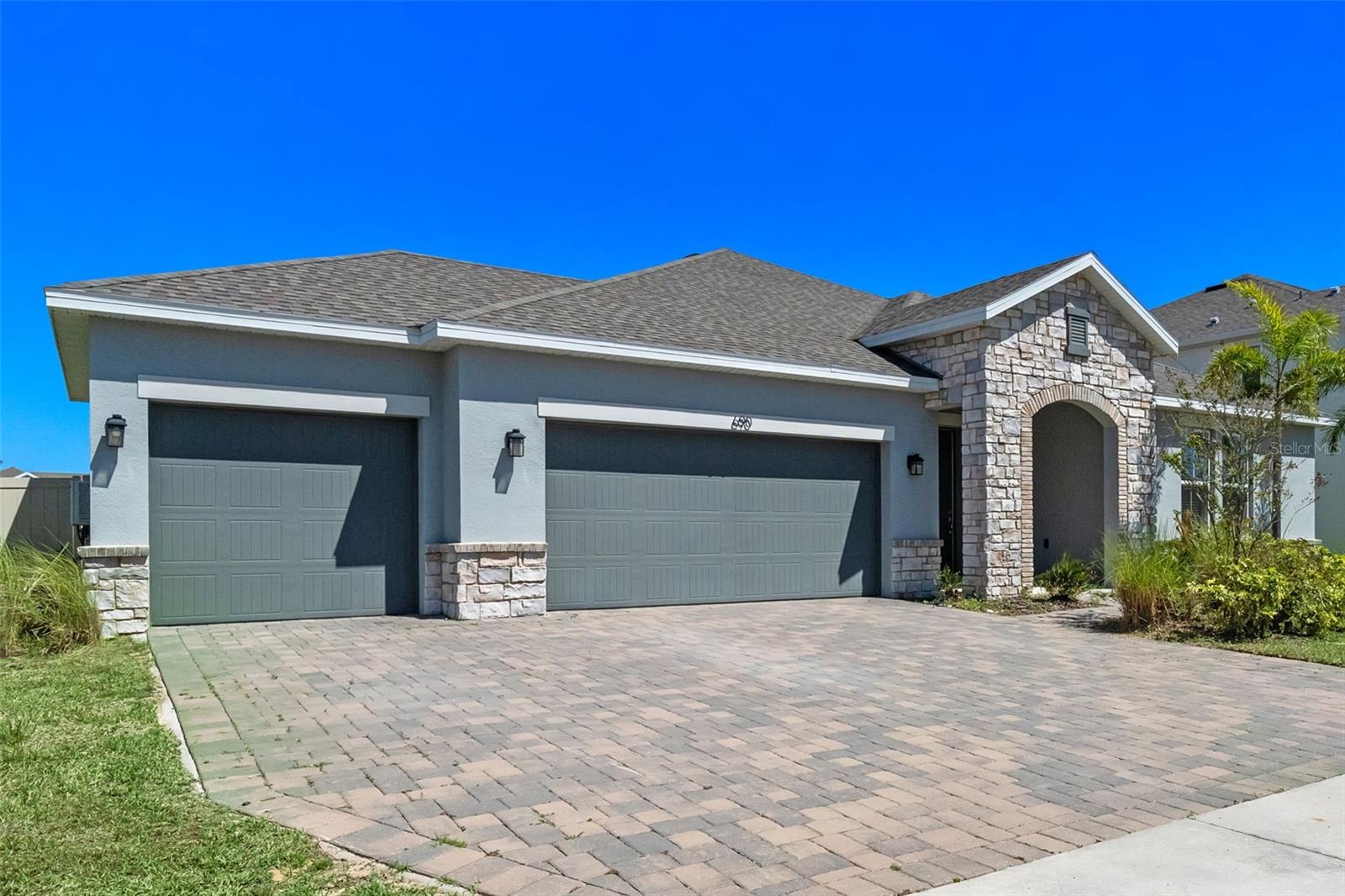 690 BLUE CITRUS LANE