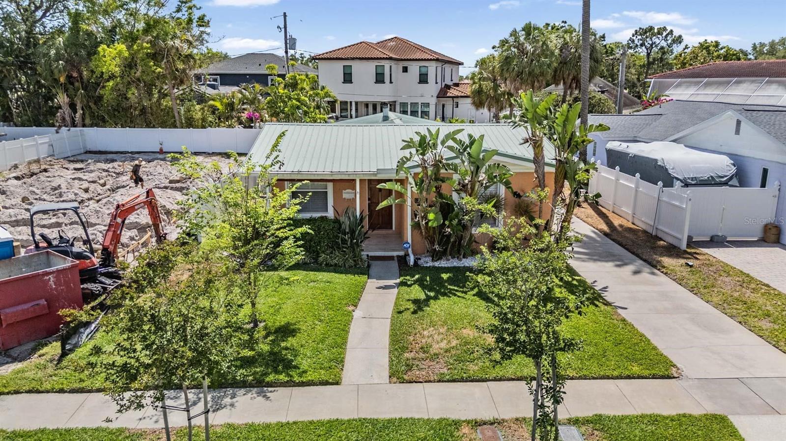 DAVIS ISLANDS PB10 PG52 TO 57 - Residential