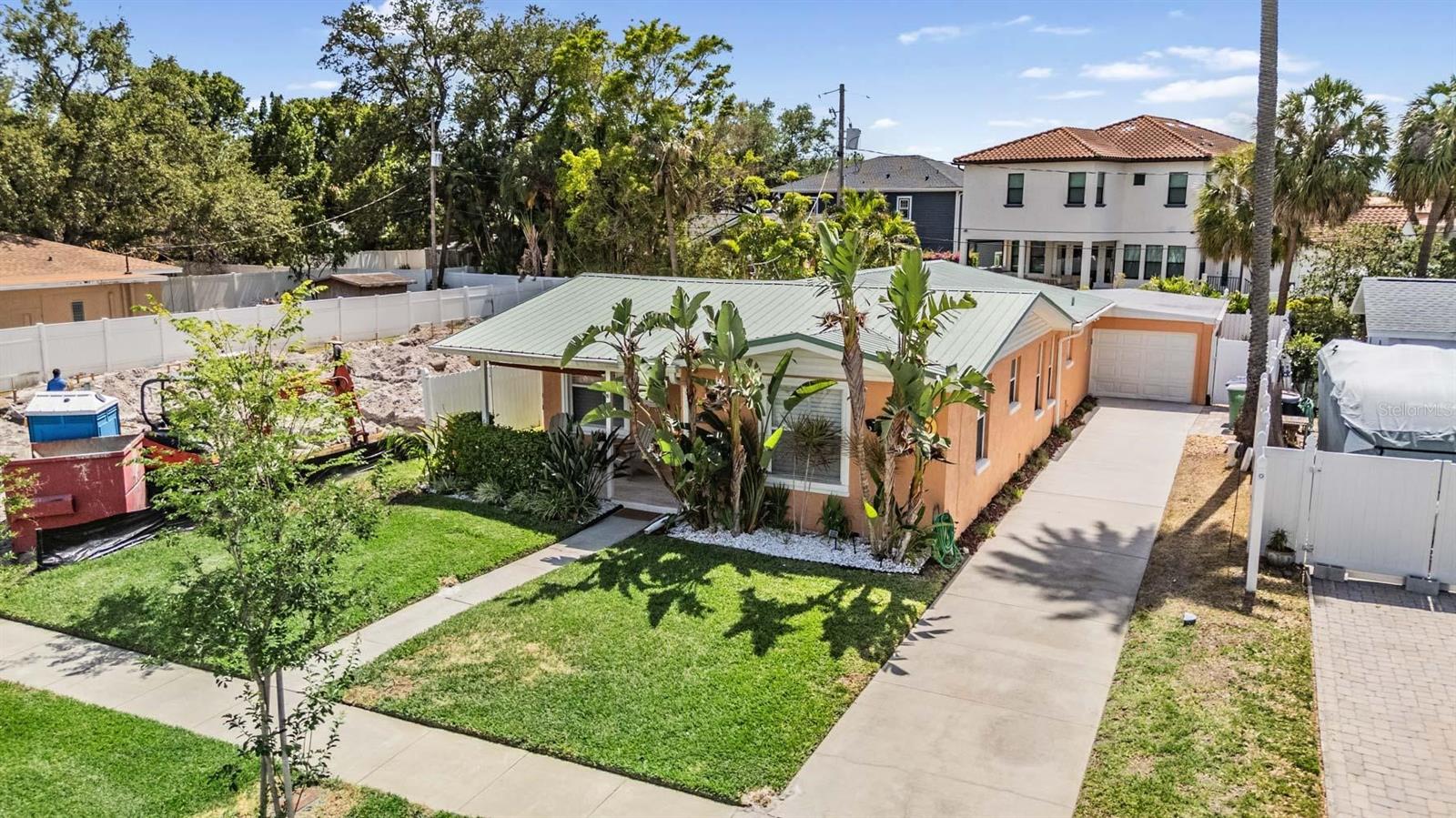 DAVIS ISLANDS PB10 PG52 TO 57 - Residential