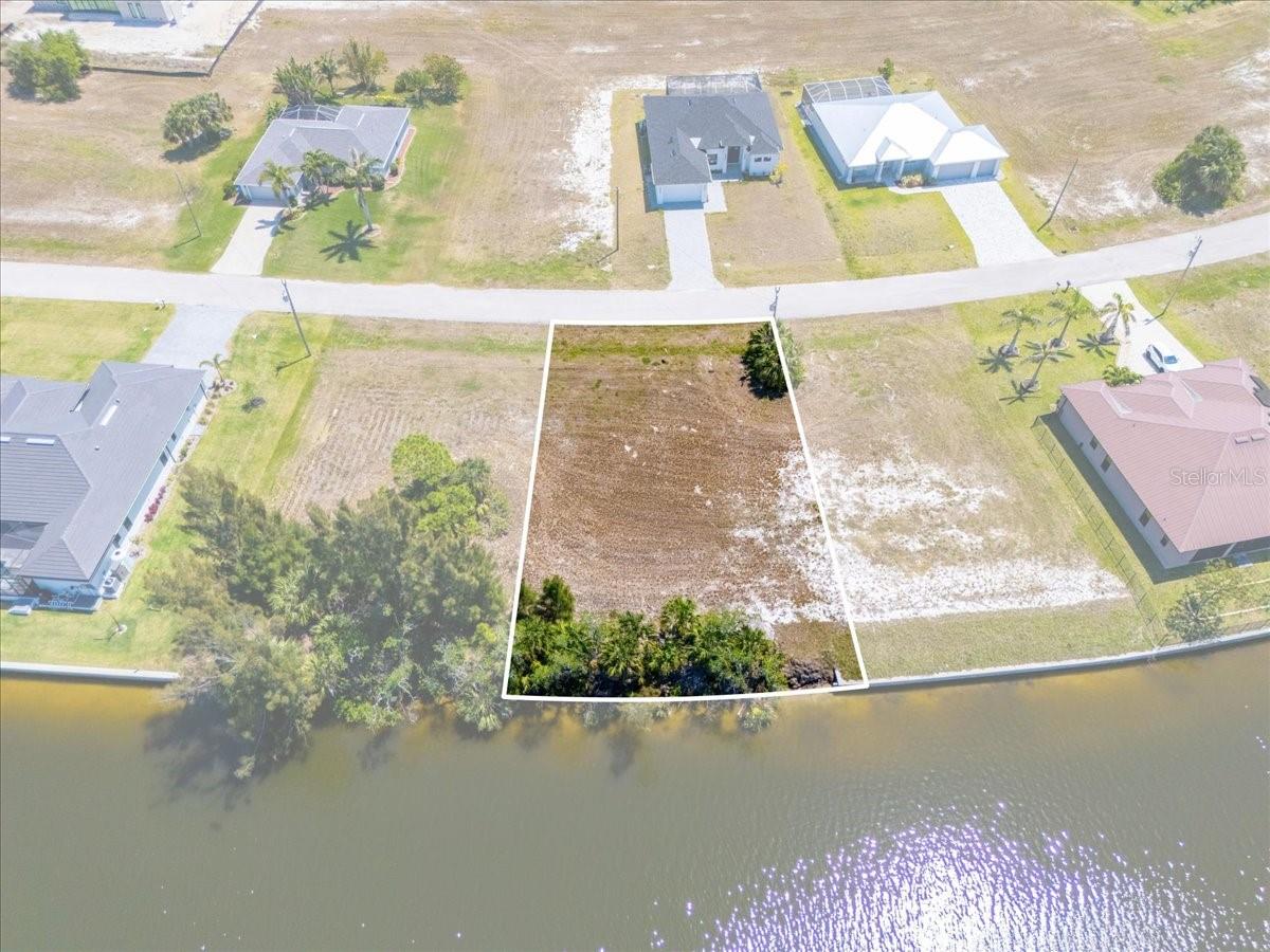 CAPE CORAL - Land