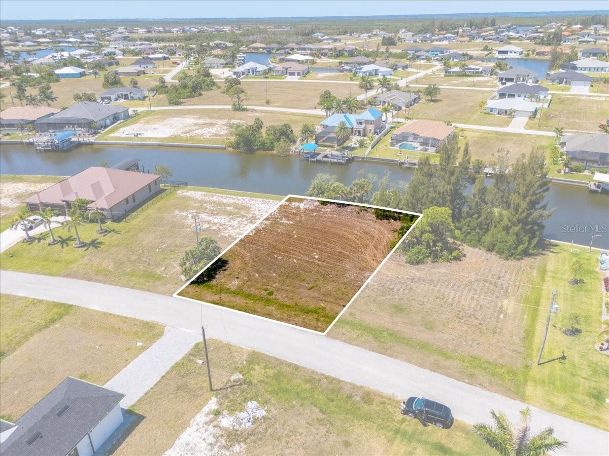 CAPE CORAL - Land
