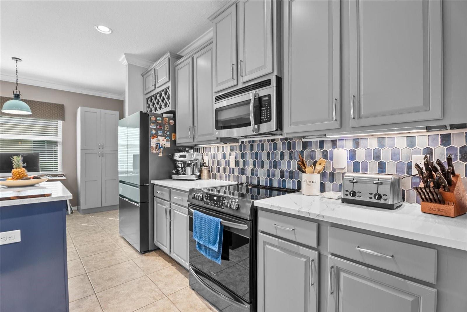 ASHTON POINTE - Residential