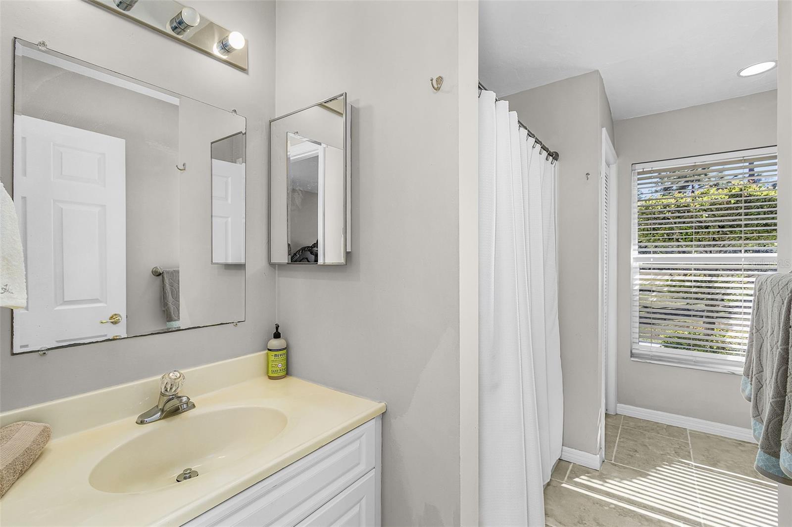 GOLDEN GATE ESTATE UNIT 70 - Residential