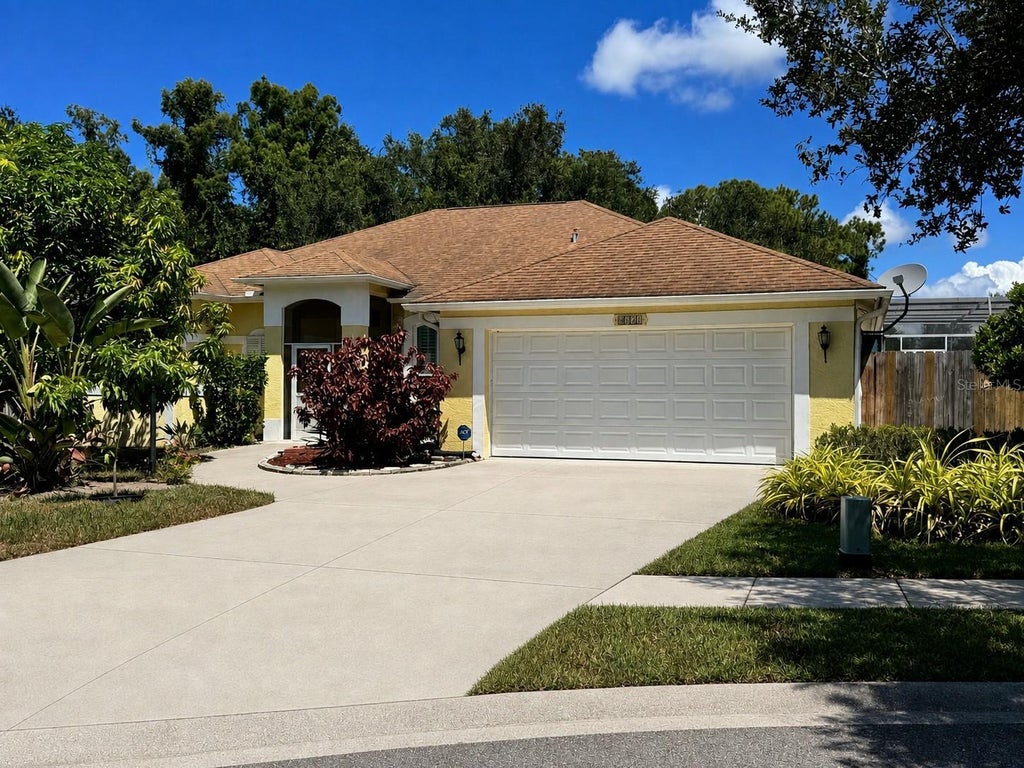 Photo of 5631 Bent Oak Drive, Sarasota, FL 34232 (MLS # A4705340)