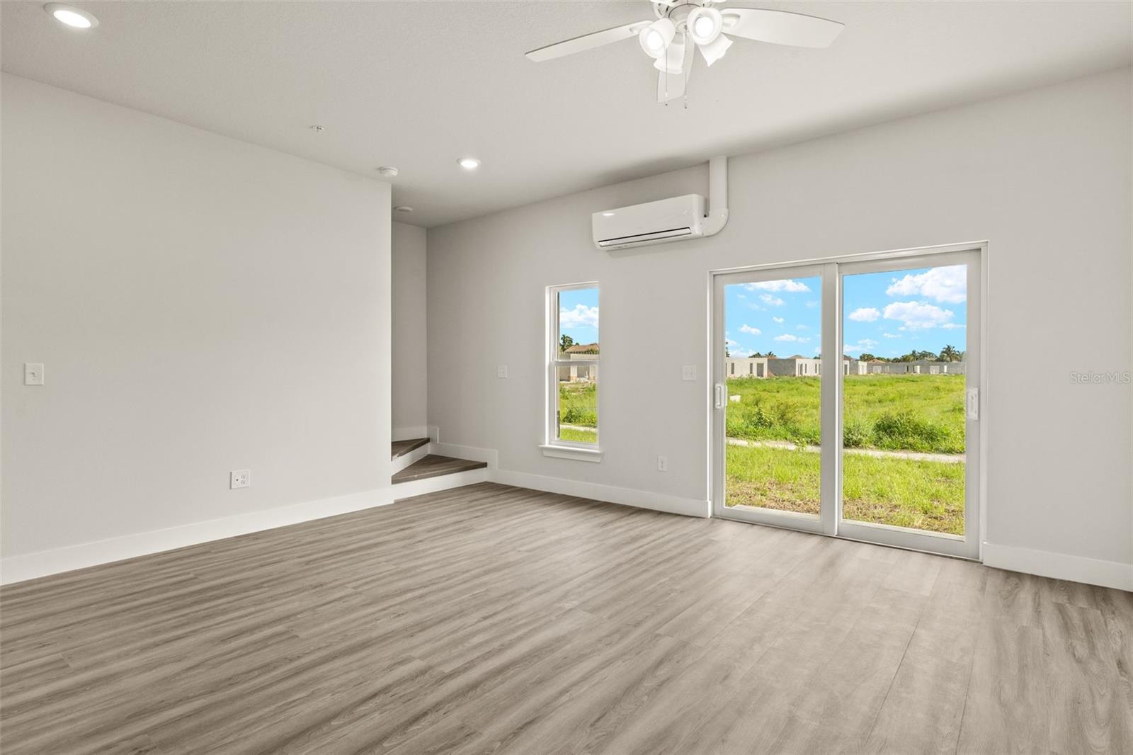 14985 SUNSET EVE LOOP