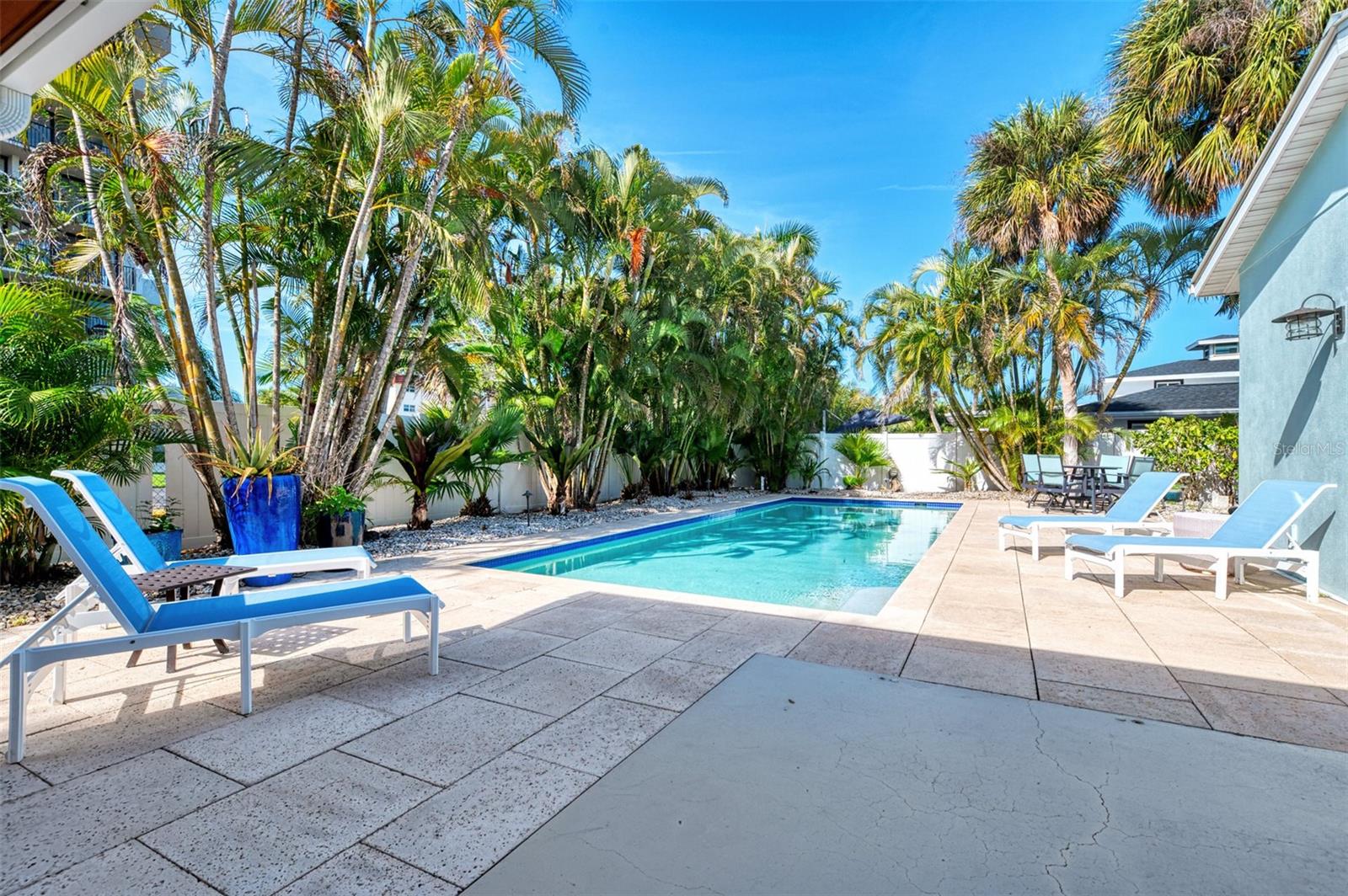 5628 CAPE LEYTE DRIVE