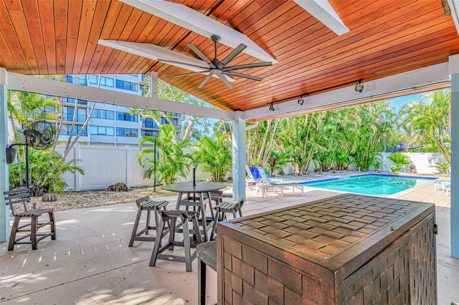 5628 CAPE LEYTE DRIVE