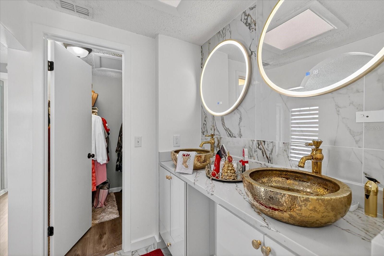 TOWN N COUNTRY - Residential