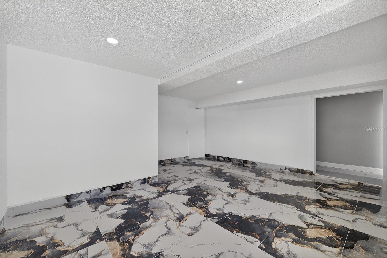 TOWN N COUNTRY - Residential