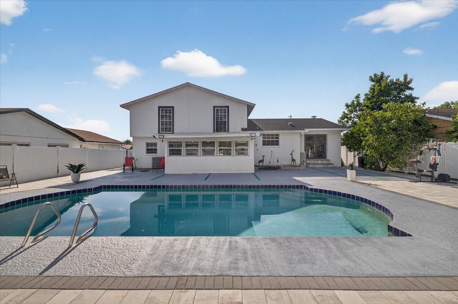 TOWN N COUNTRY - Residential