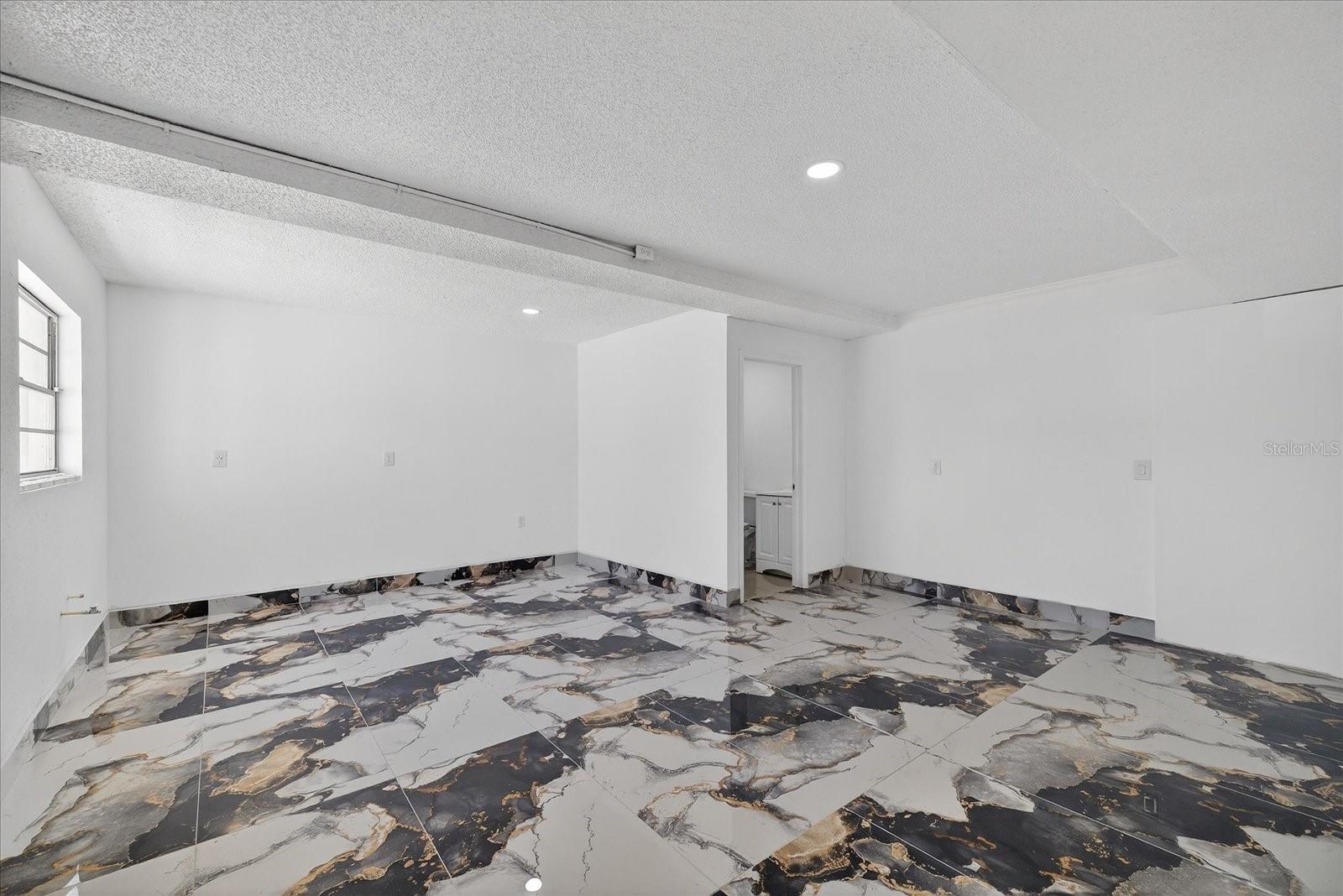 TOWN N COUNTRY - Residential