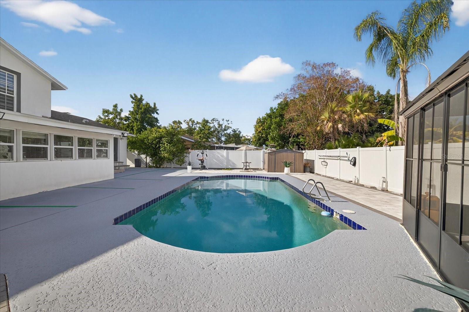 TOWN N COUNTRY - Residential