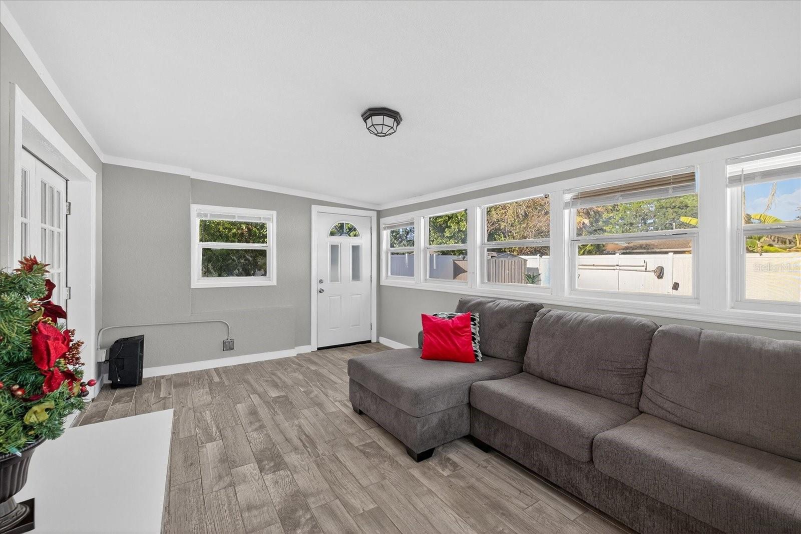 TOWN N COUNTRY - Residential