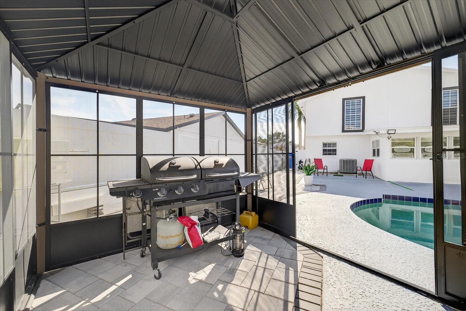 TOWN N COUNTRY - Residential