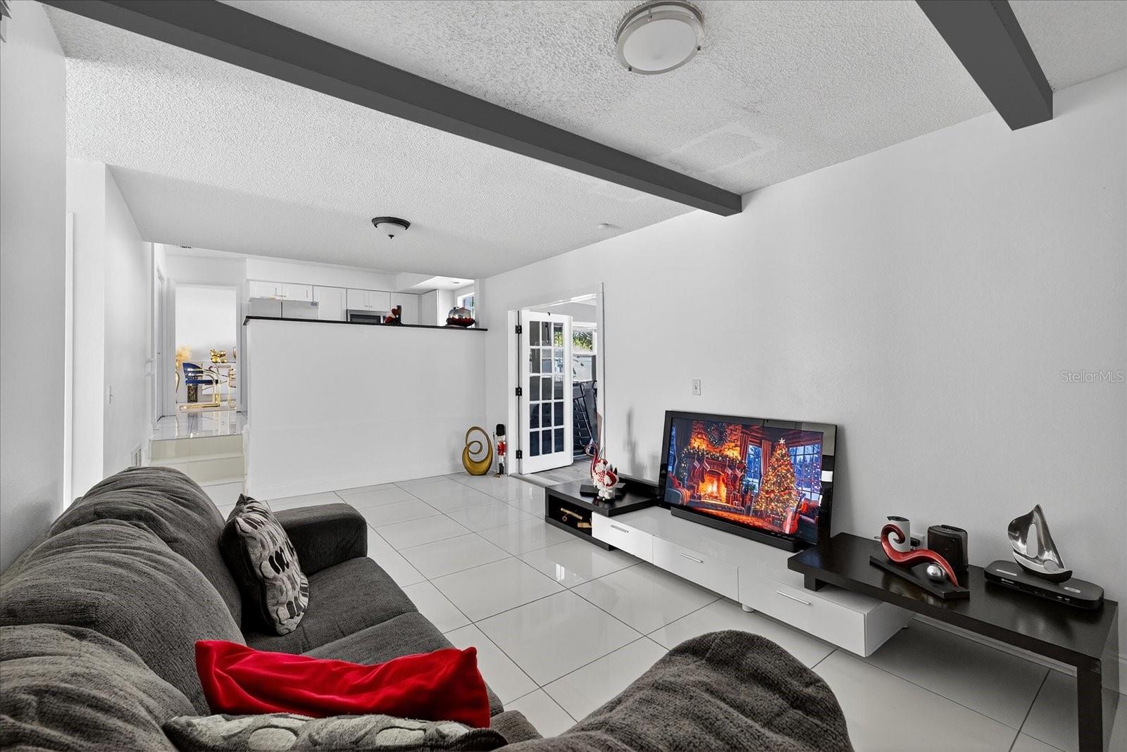 TOWN N COUNTRY - Residential