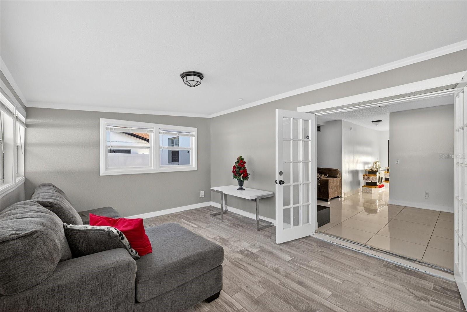 TOWN N COUNTRY - Residential