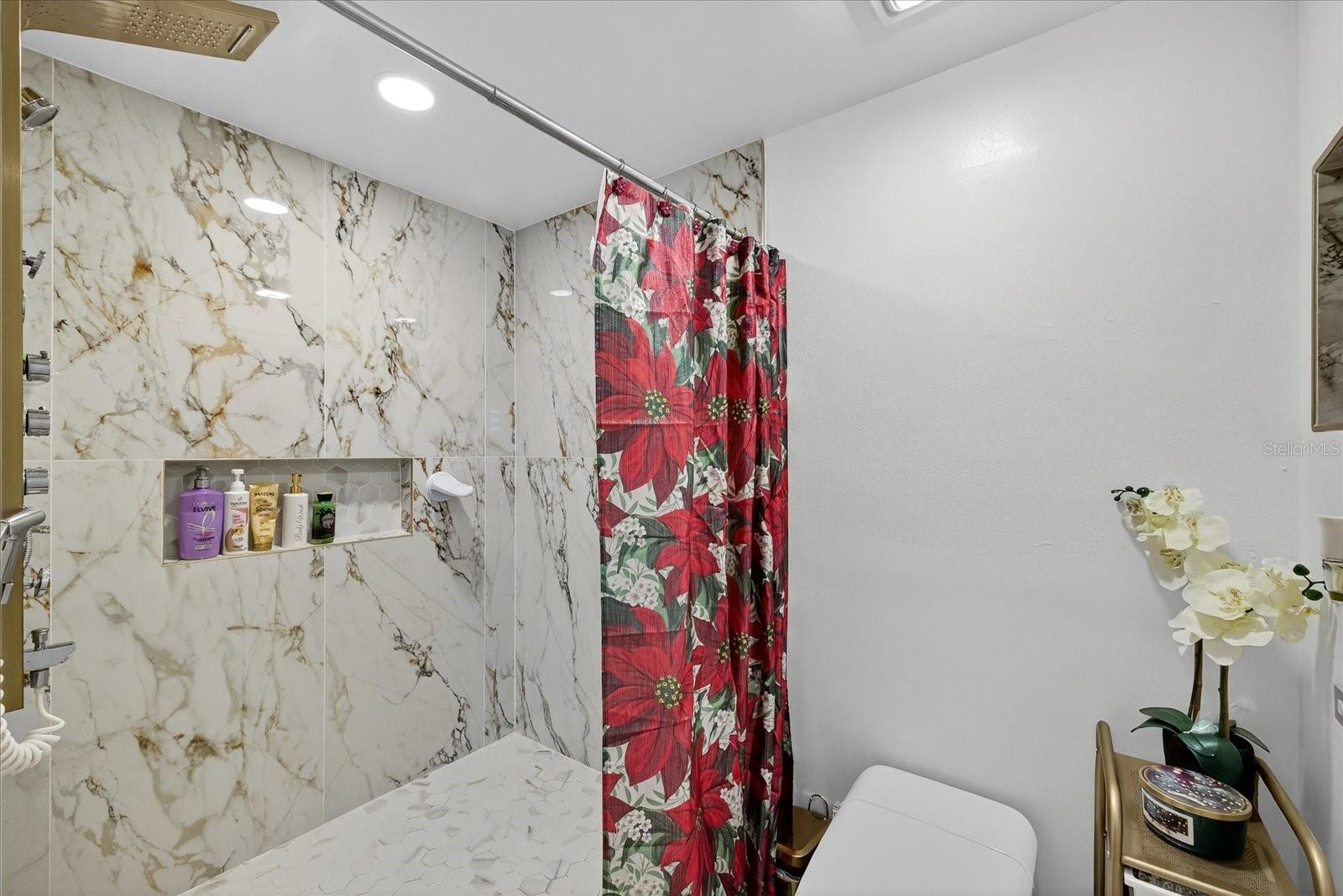 TOWN N COUNTRY - Residential