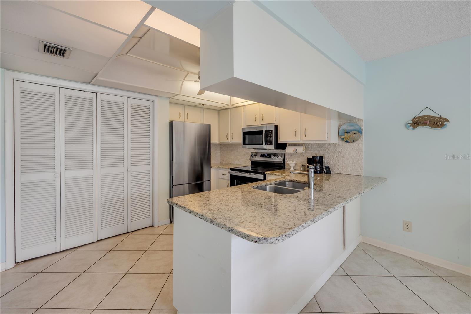 ERROLL SEA CONDO - Residential