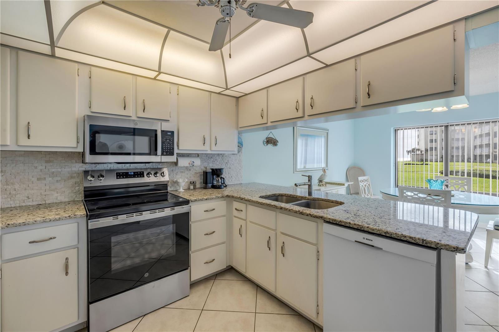 ERROLL SEA CONDO - Residential