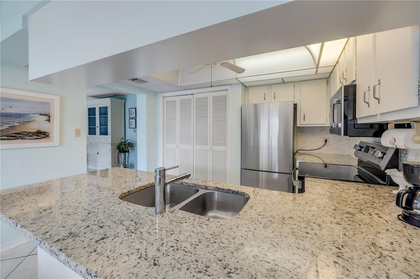ERROLL SEA CONDO - Residential